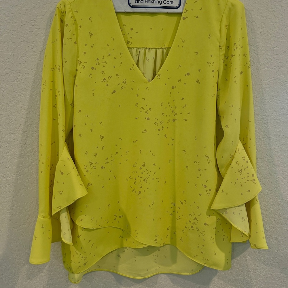 Beautifully (RUNS LARGE) Made Vince Camuto Yellow Floral Women's Top